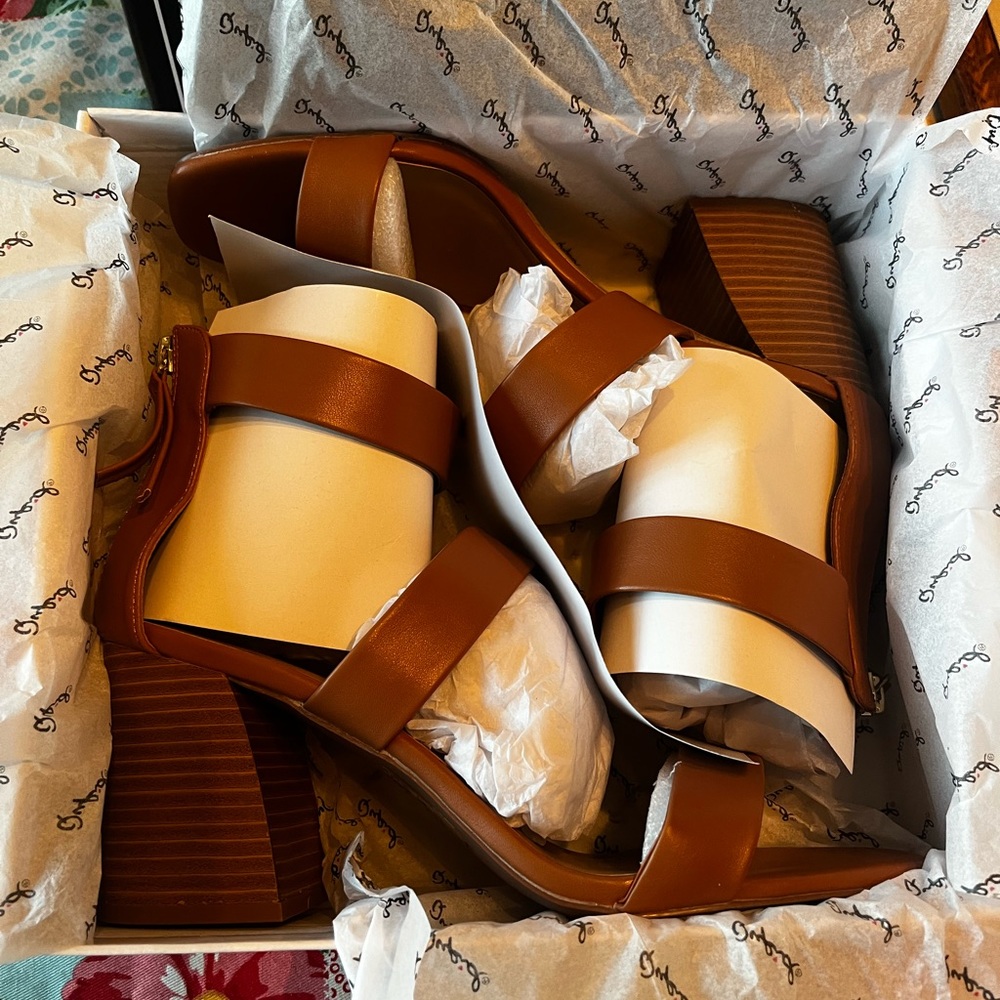 Qupid | Multi-Strap Sandal, NIB - Picture 6 of 7